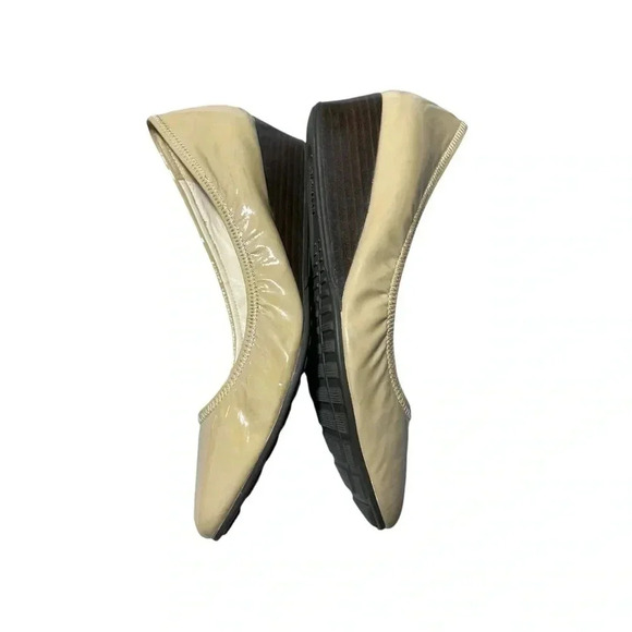 Cole Haan‎ Patent Leather Wedge 7.5 Heels Tan Naked Dressing Nude Neutral Office - Picture 4 of 9
